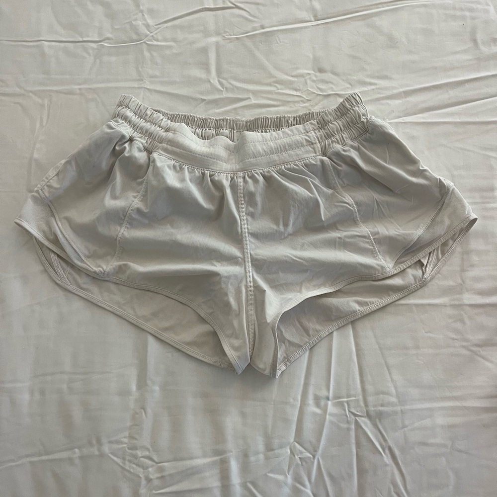 Lululemon Hotty Hot Shorts 2.5 Inseam